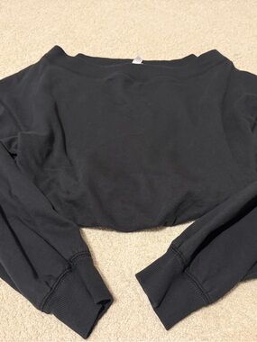 Urban Outfitters Black Cropped Crewneck Sweatshirt